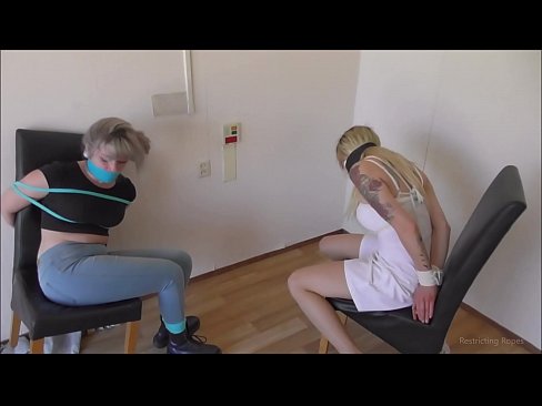 ❤️ Addictus / ligatus et clausus / puella in tribulatione Russian porn  apud nos
